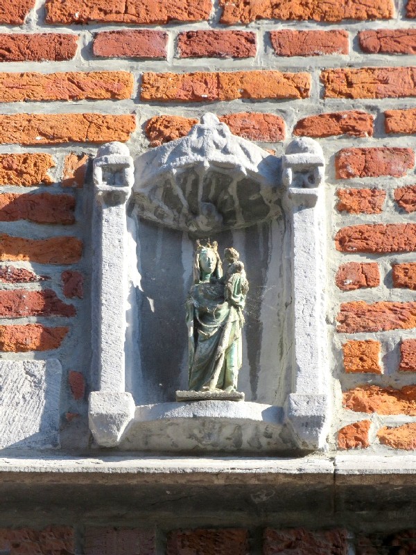 PHOTO 37